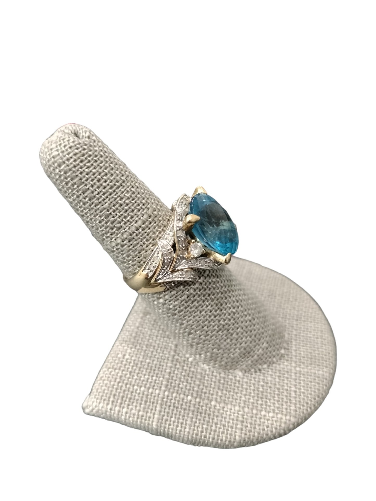 14K Yellow Gold - Blue Topaz & Diamonds - Statement Ring