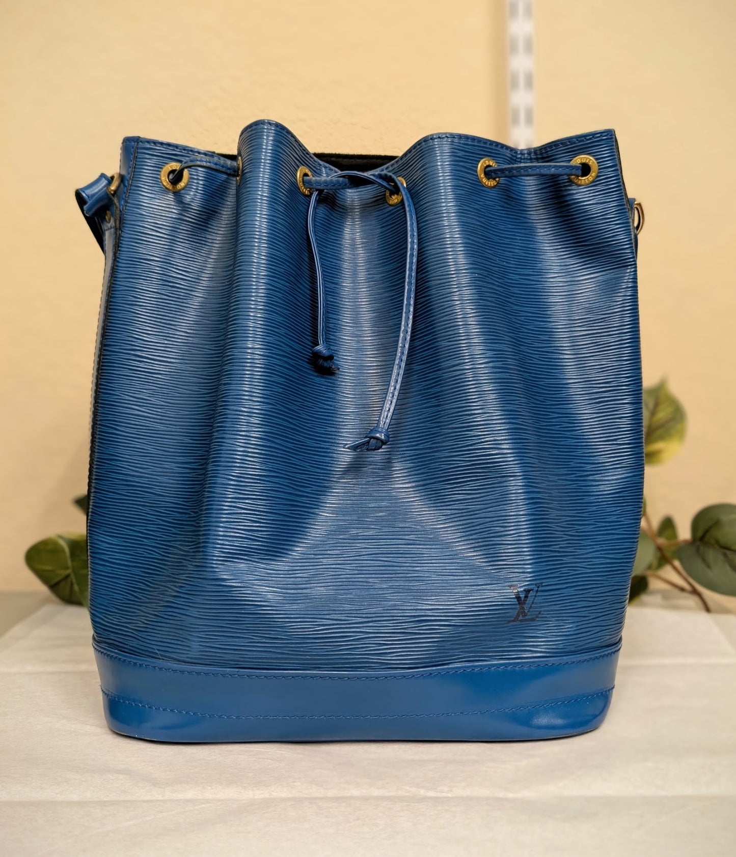 Louis Vuitton Epi Bucket Purse (Toledo Blue)