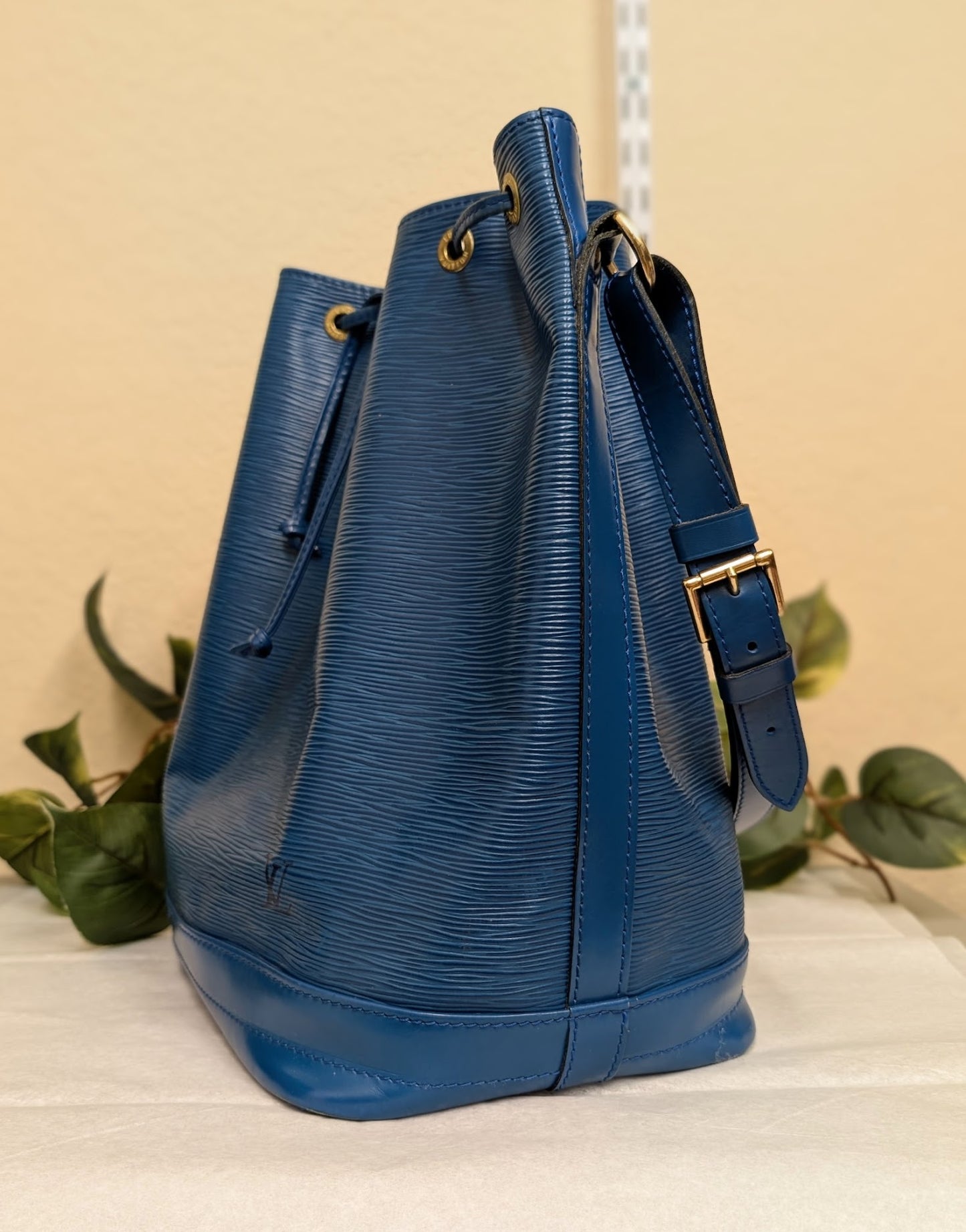 Louis Vuitton Epi Bucket Purse (Toledo Blue)