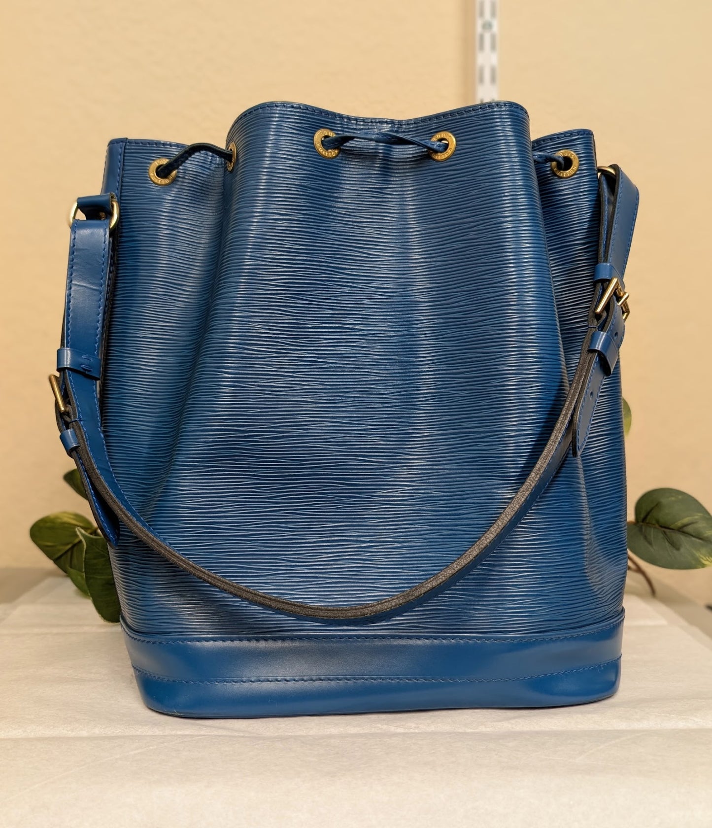 Louis Vuitton Epi Bucket Purse (Toledo Blue)