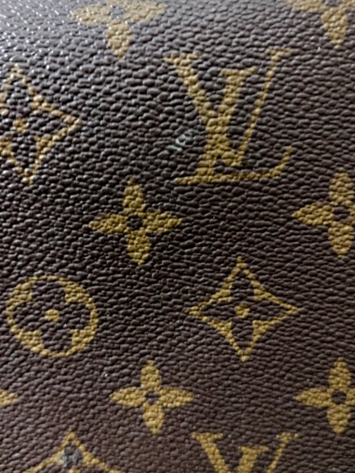 Louis Vuitton Speedy 35 in Excellent Condition